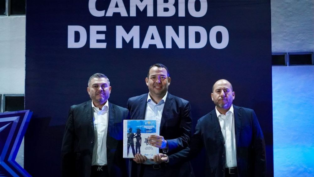 Roberto Cabrera presenta a Orlando Chávez como titular de Seguridad Pública en San Juan del Río.