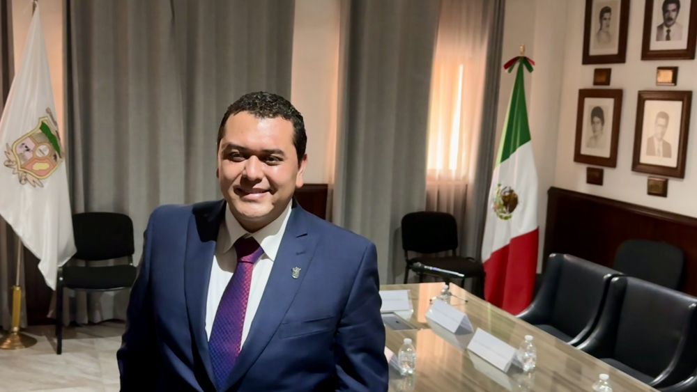 Juan Alberto Nava toma protesta como alcaldeen Pedro Escobedo.