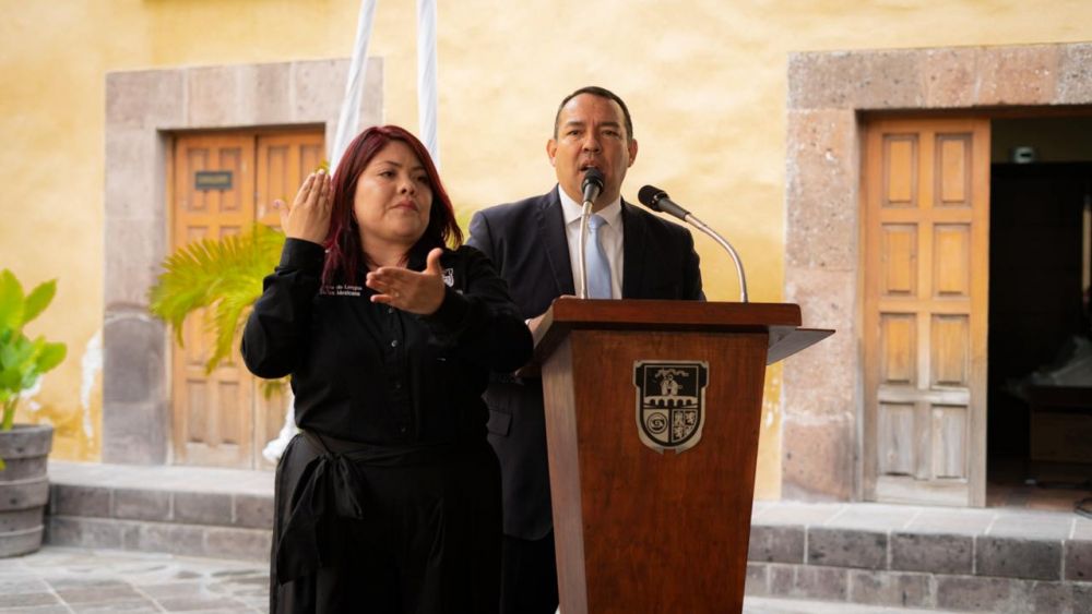 Roberto Cabrera presenta gabinete para la Administración 2024-2027 en San Juan del Río.