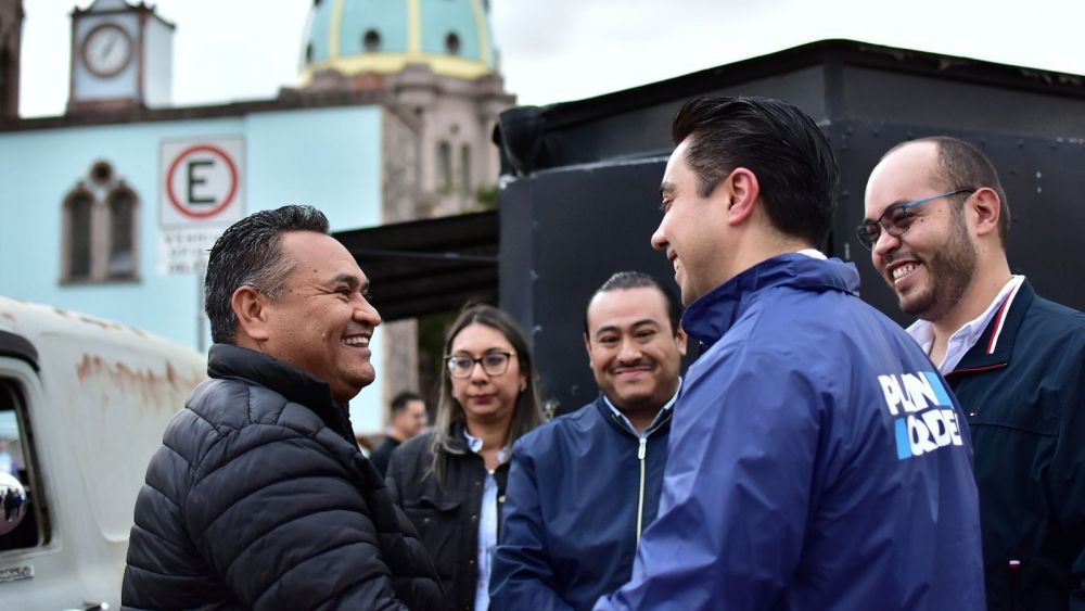 Felifer Macías reafirma su compromiso ciudadano en Santa Rosa Jáuregui.