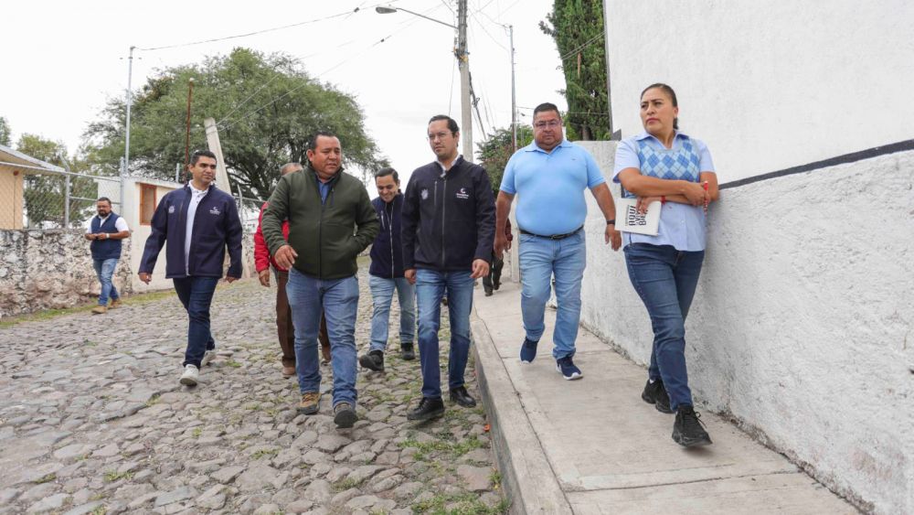 Chepe Guerrero escucha a vecinos de San Francisco y se compromete a mejorar servicios y obras.