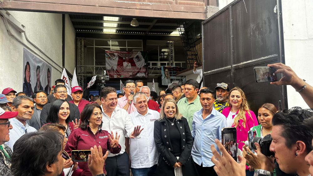 Astudillo inaugura Casa de Enlace en San Juan del Río.