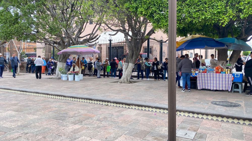 Miles de mujeres en San Juan del Río inician registro para la Pensión de 60 a 64 años.