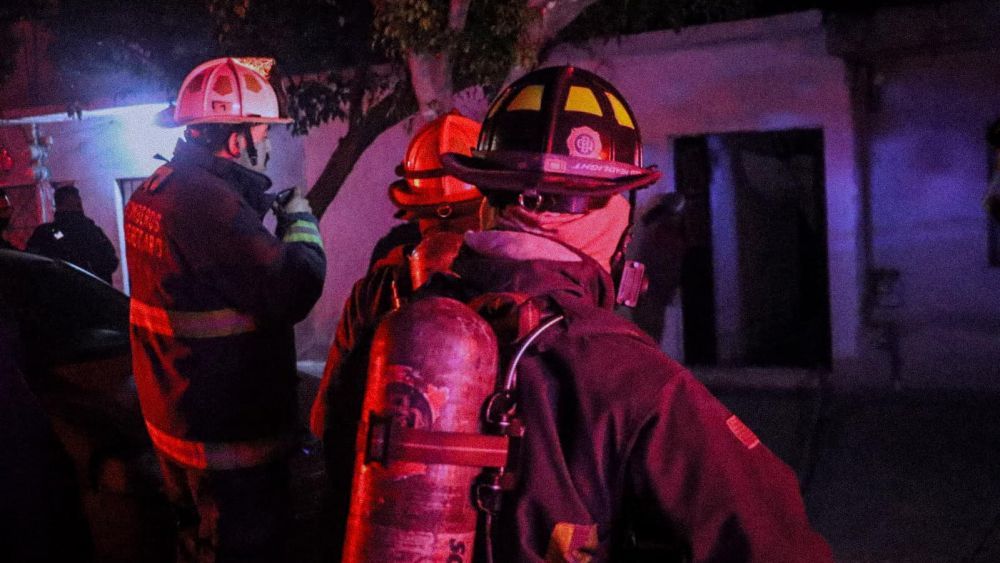 Incendio en Lomas de Casa Blanca: evacúan a una persona y rescatan a tres caninos. Foto: Ilustrativa/ Facebook/Protección Civil del Municipio de Querétaro.