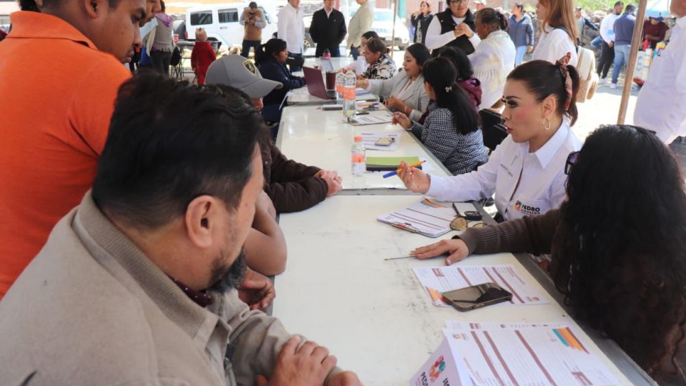 Inician consultas ciudadanas en Pedro Escobedo.