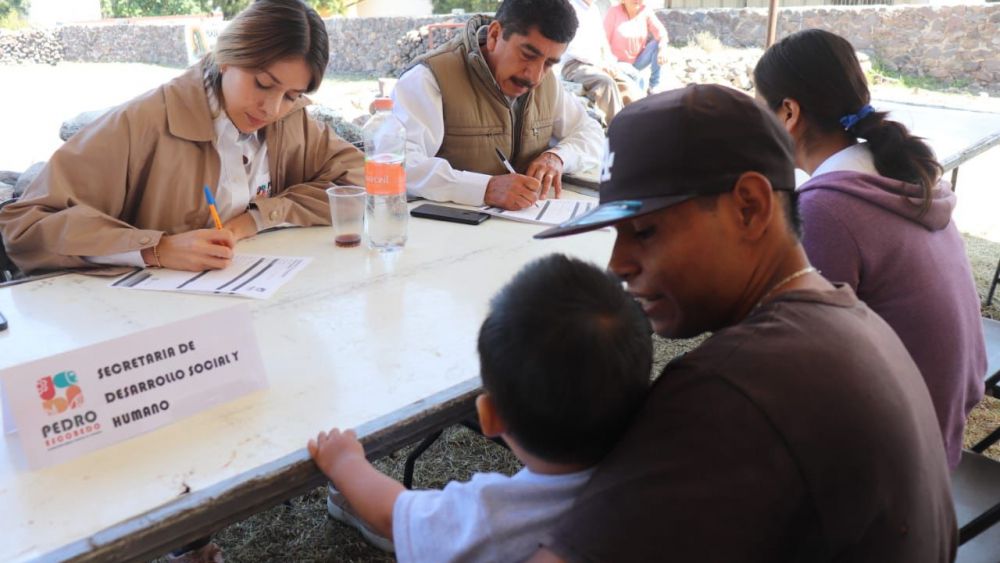 Inician consultas ciudadanas en Pedro Escobedo.