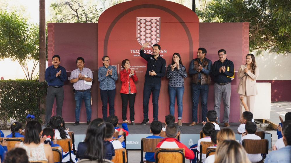 Tequisquiapan fortalece la educación con la entrega de más de 1,200 libros a escuelas públicas.