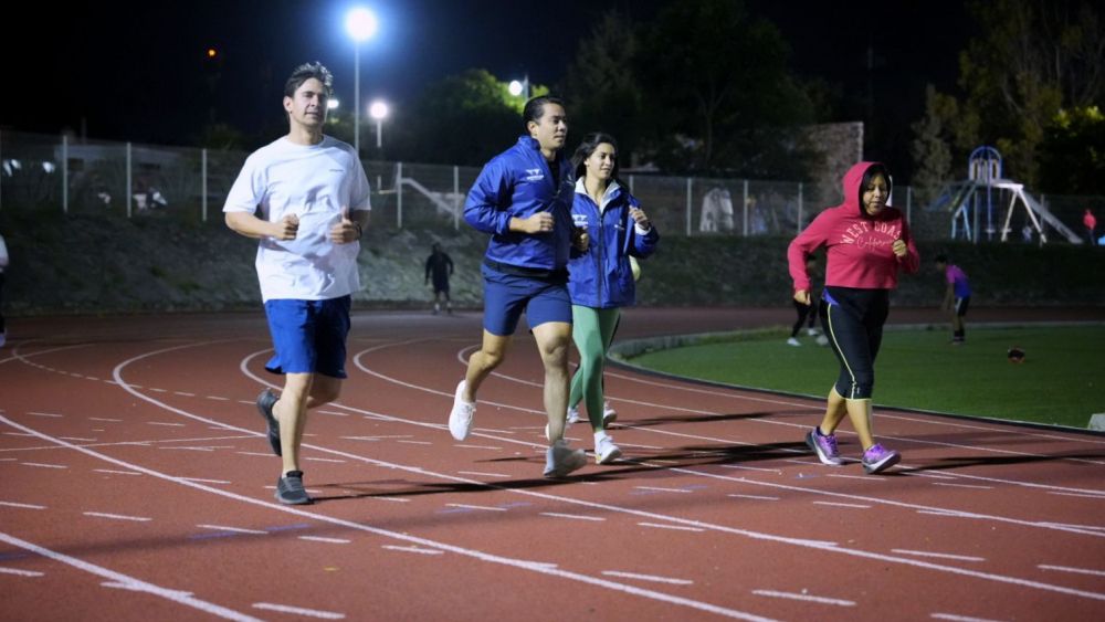  Felifer Macías anuncia acceso gratuito a unidades deportivas en Querétaro para fomentar el deporte.