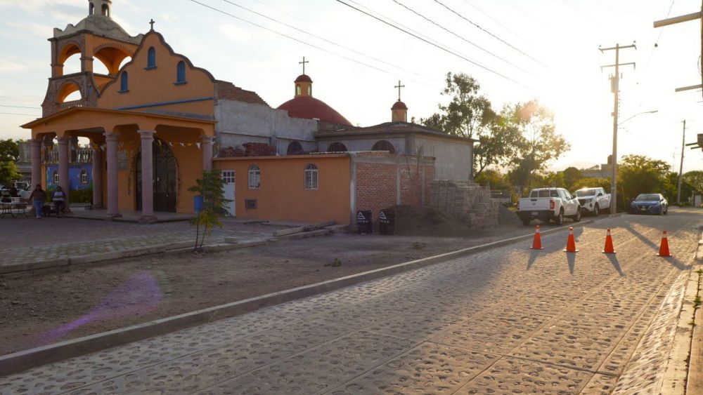 Invierten más de 1 millón de pesos en rehabilitación de calle en San Francisco.