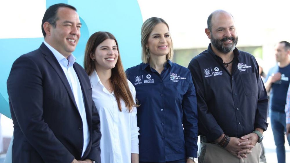 Car Herrera presenta su Tercer Informe de Actividades del DIF Estatal en San Juan del Río.