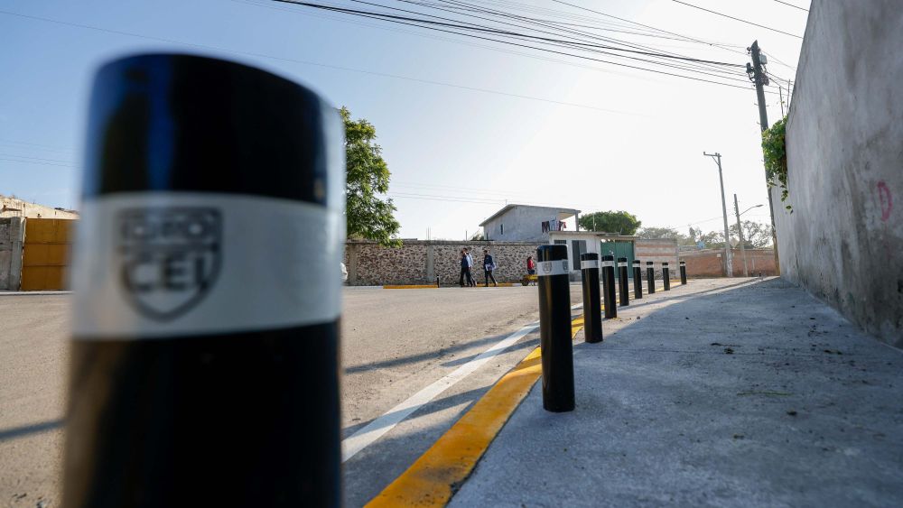 Mauricio Kuri y Roberto Cabrera entregan obras de urbanización en San Juan del Río.