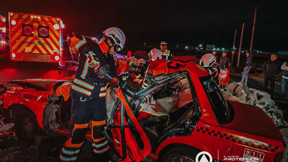 Choque entre tractocamión y taxi en Carretera 57 deja varios heridos. Foto: Ilustrativa/ Facebook/Protección Civil El Marqués.