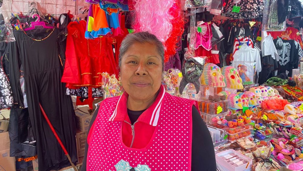 Comerciantes de Día de Muertos prevén aumento del 20% en ventas. 