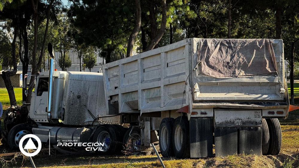 Accidente múltiple en carretera 100 causa cierre vial hacia Querétaro. Foto: Ilustrativa/ Facebook/Protección Civil El Marqués.