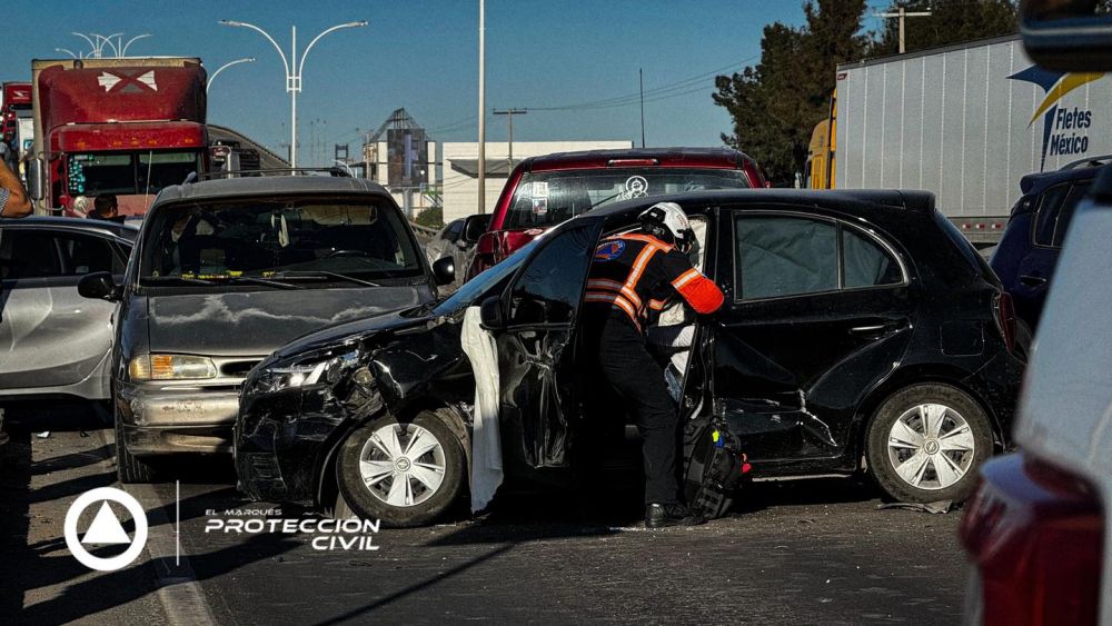 Accidente múltiple en carretera 100 causa cierre vial hacia Querétaro. Foto: Ilustrativa/ Facebook/Protección Civil El Marqués.