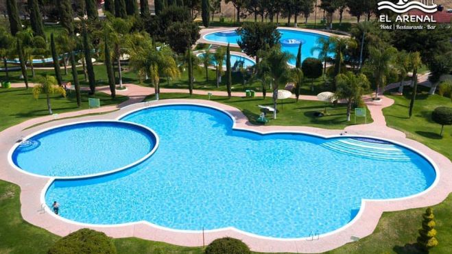 Balneario El Arenal: Aguas termales y descanso en el corazón de Tecozautla.