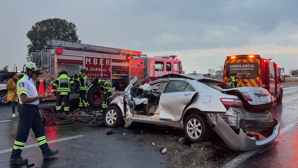 Fuerte accidente en autopista México-Querétaro.