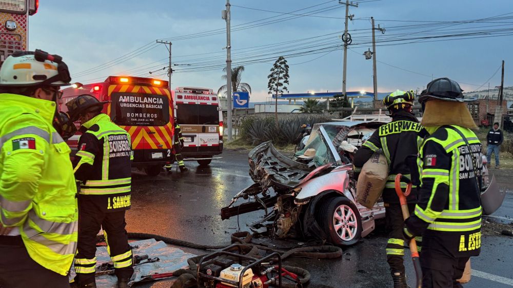 Fuerte accidente en autopista México-Querétaro.