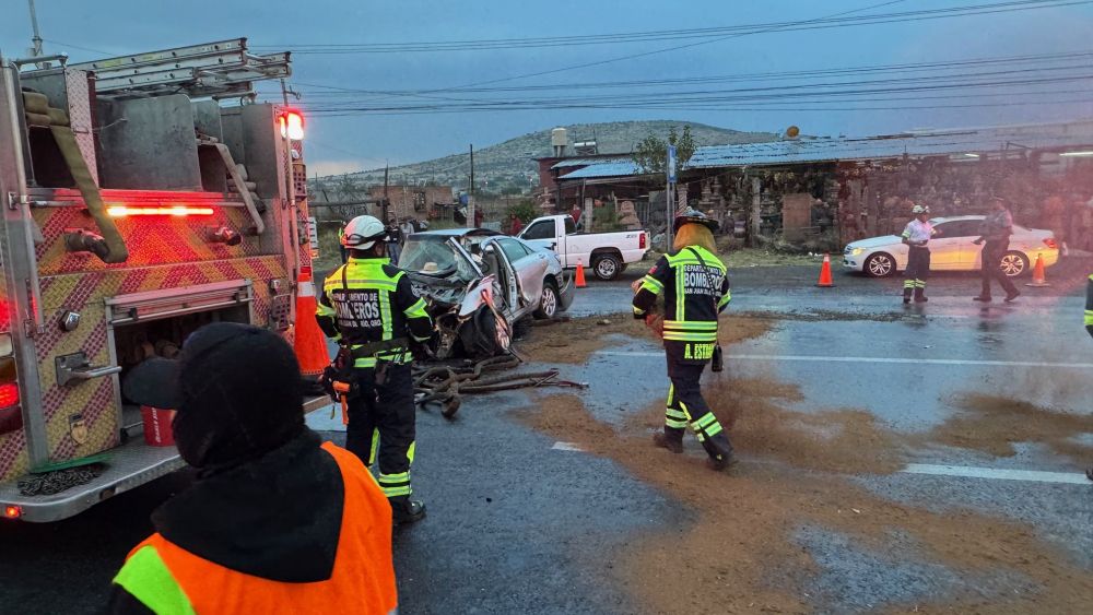 Fuerte accidente en autopista México-Querétaro.