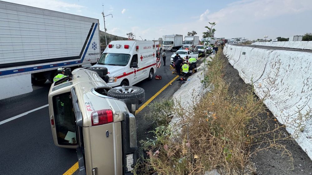 Trabajador arrollado por camioneta en la carretera México-Querétaro.