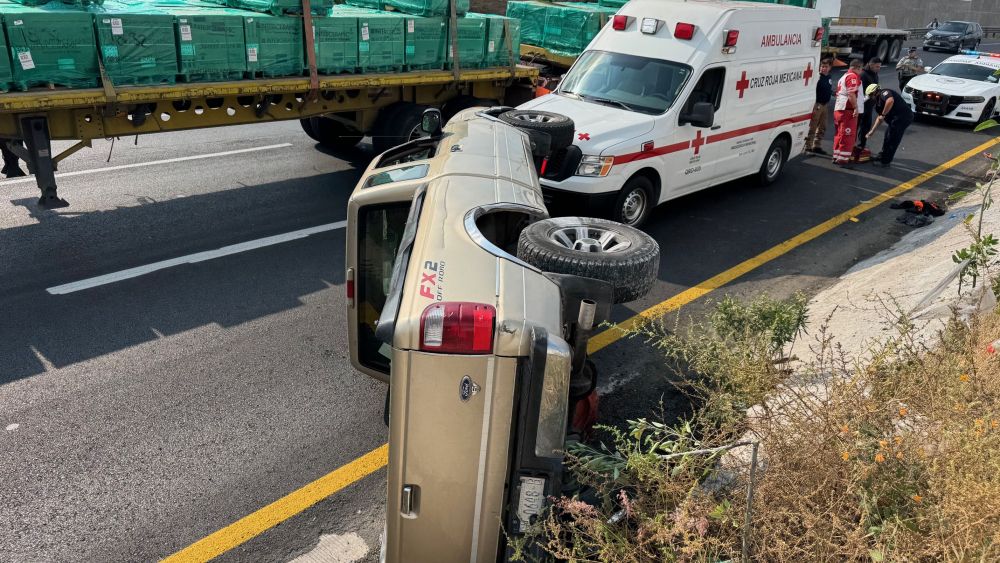 Trabajador arrollado por camioneta en la carretera México-Querétaro.