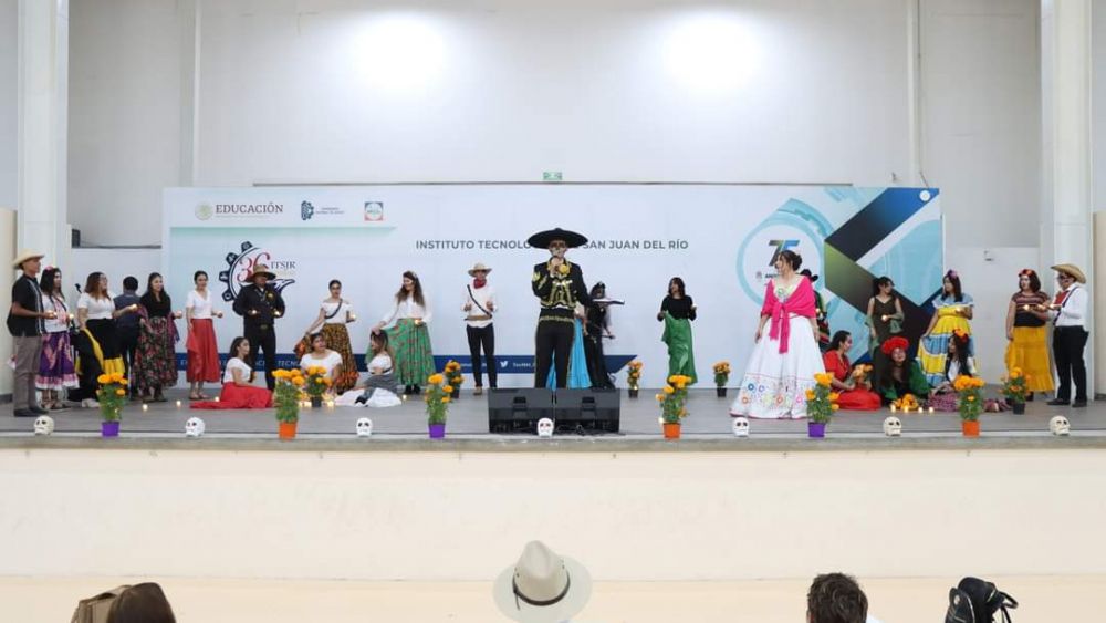 Festival de Día de Muertos une a universidades de San Juan del Río.