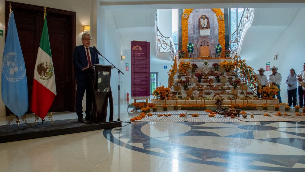 La ONU se une a la tradición mexicana con ofrendas por la vida y la paz.