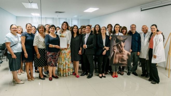 La Iglesia de Jesucristo dona catéteres a mujeres con cáncer en Querétaro.