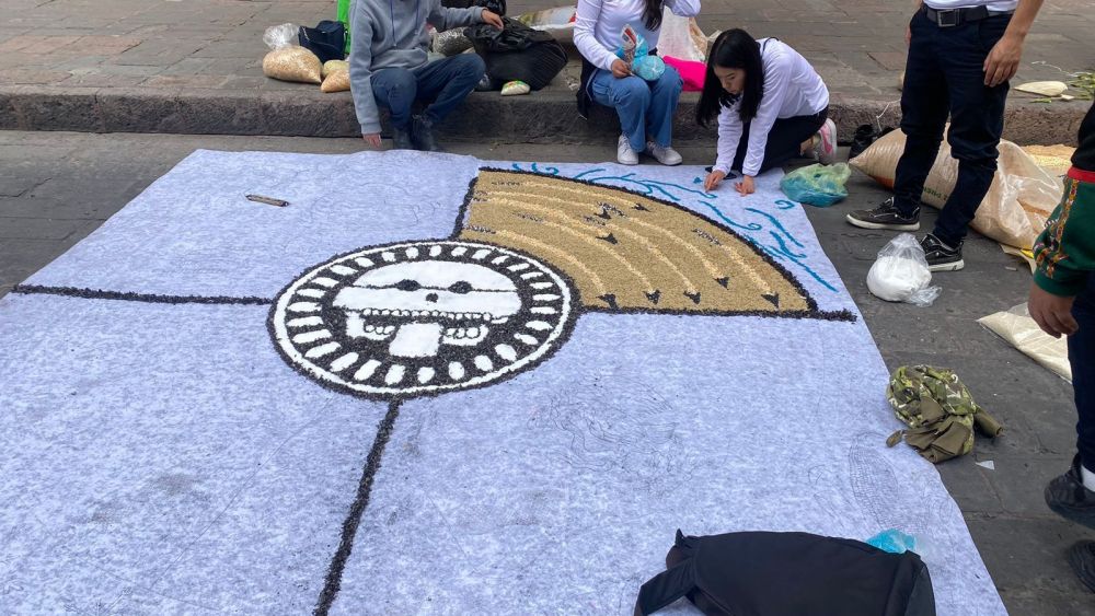 Tapetes del Mictlán engalana el Centro de San Juan del Río.