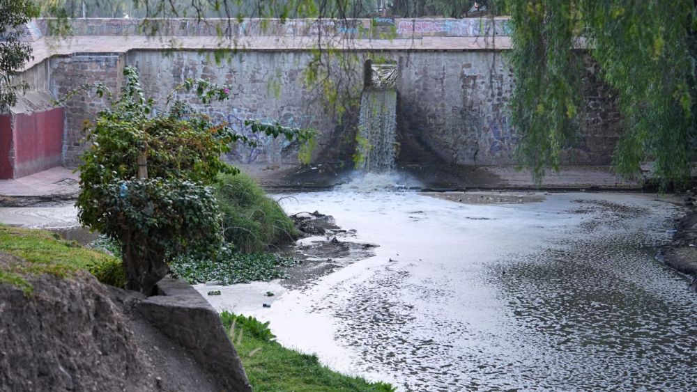 Avanza el saneamiento del Río Querétaro con respaldo gubernamental.