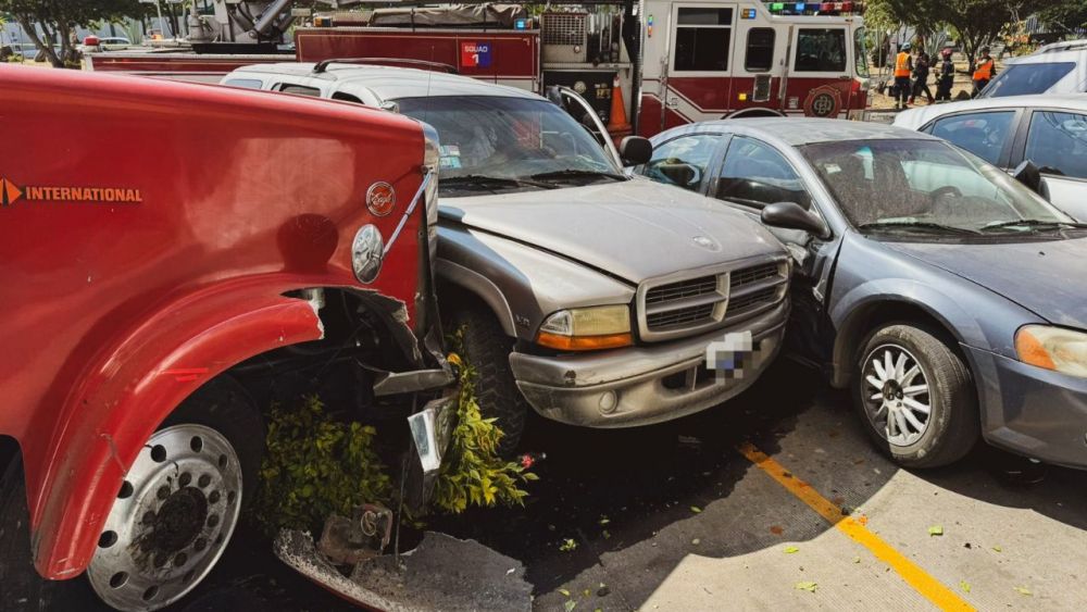 Choque de cisterna en Centro Sur deja un fallecido; cuerpos de emergencia trabajan en la zona. Foto: Ilustrativa/ Facebook/Protección Civil del Municipio de Querétaro.