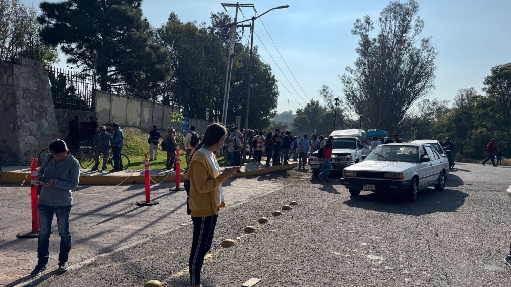 Violento asalto en fraccionamiento San Gil deja un herido y genera cierre de accesos.