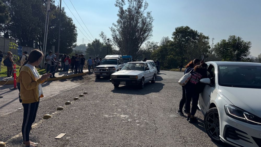 Violento asalto en fraccionamiento San Gil deja un herido y genera cierre de accesos.