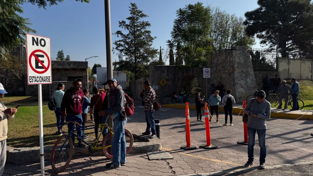 Violento asalto en fraccionamiento San Gil deja un herido y genera cierre de accesos.