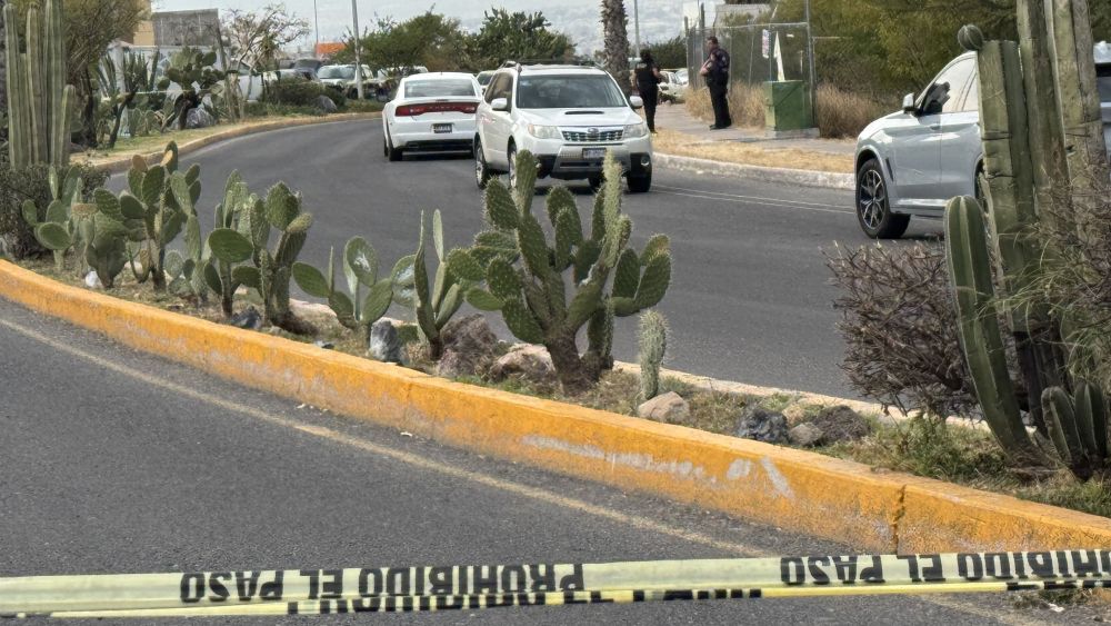 Ataque armado en antro de Querétaro deja tres muertos.