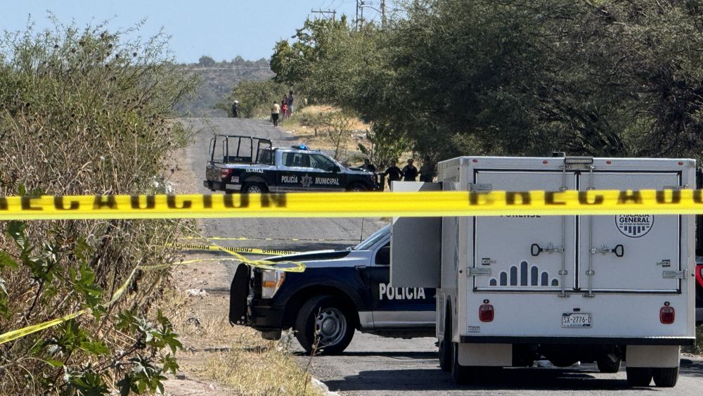 Hallan cuerpo sin vida en carretera al Sitio, San Juan del Río.