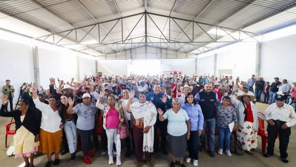 SEDESOQ entrega apoyos alimentarios en San Juan del Río.