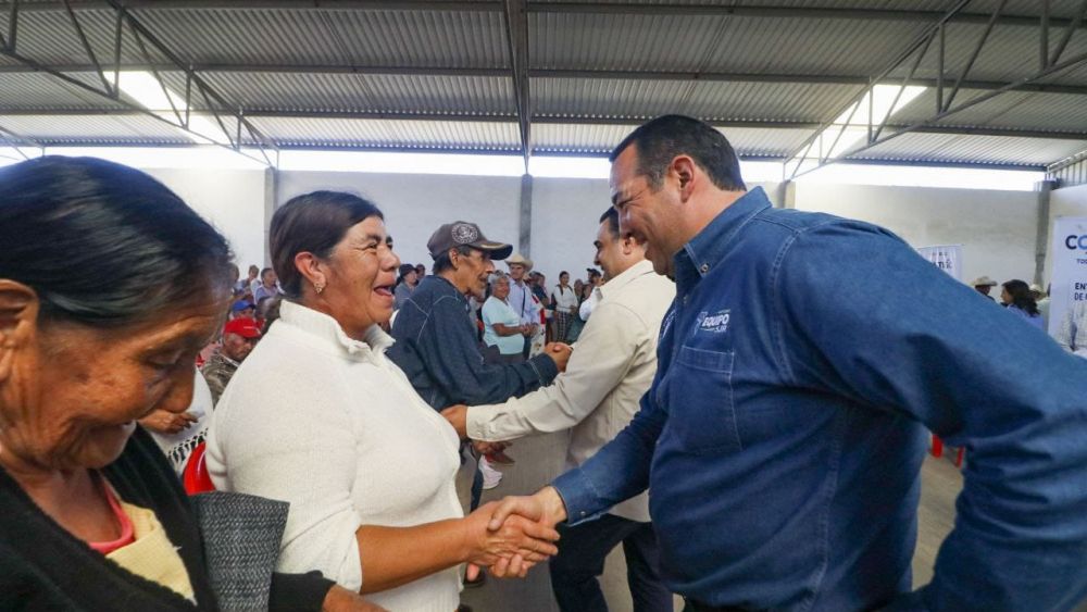 SEDESOQ entrega apoyos alimentarios en San Juan del Río.