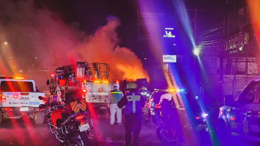 Vehículo de carga se incendia en 5 de Febrero. Foto: Ilustrativa/ Facebook/Protección Civil del Municipio de Querétaro.