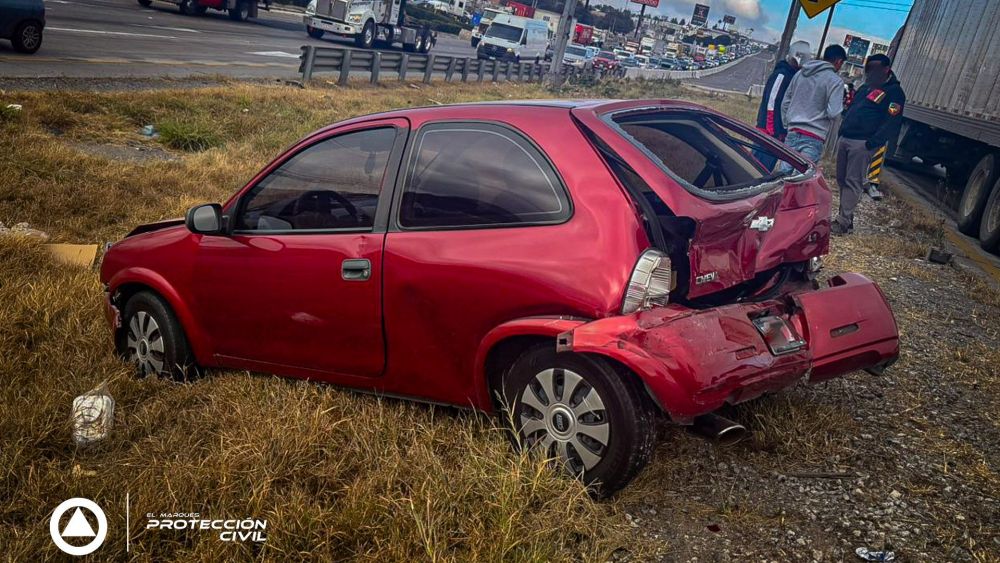 Tráiler impacta a vehículo en la México-Querétaro. Foto: Ilustrativa/ Facebook/Protección Civil El Marqués.