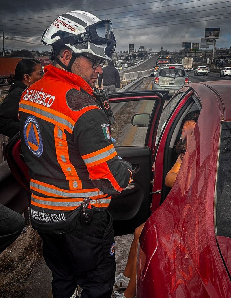 Tráiler impacta a vehículo en la México-Querétaro. Foto: Ilustrativa/ Facebook/Protección Civil El Marqués.