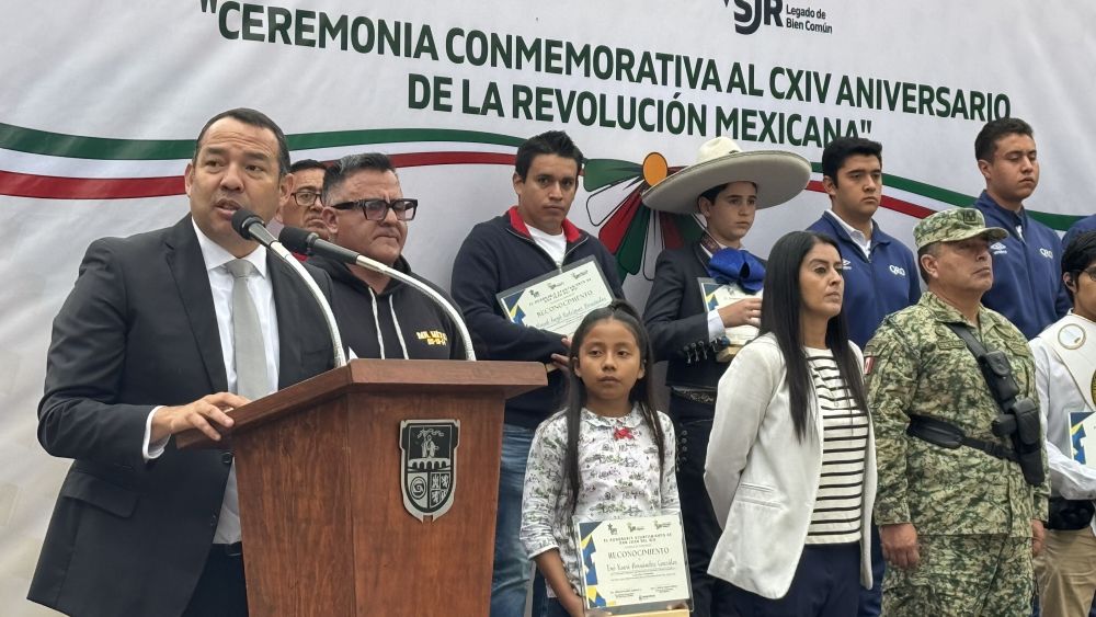 San Juan del Río conmemora el CXIV Aniversario de la Revolución Mexicana con un homenaje a deportistas y entrenadores.