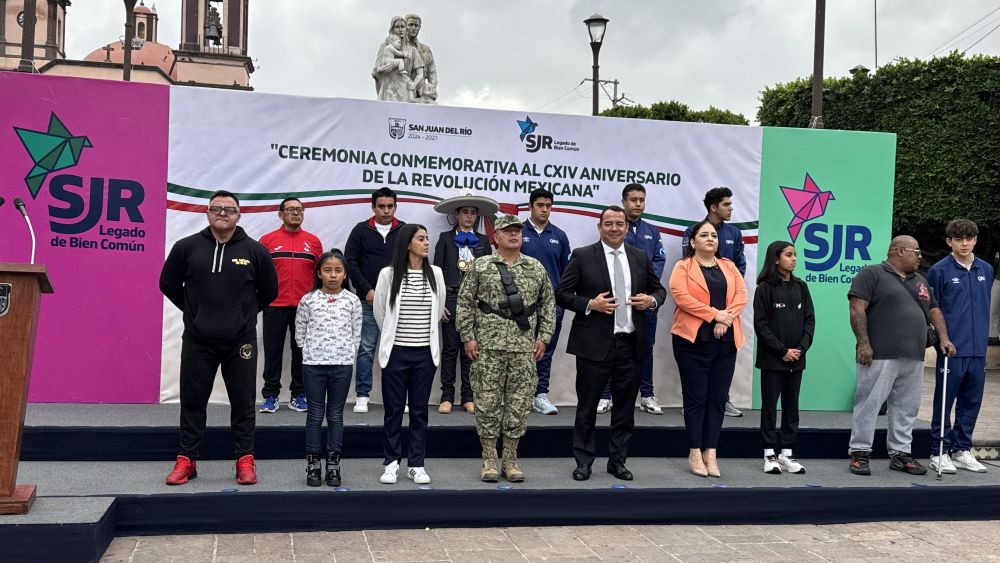 San Juan del Río conmemora el CXIV Aniversario de la Revolución Mexicana con un homenaje a deportistas y entrenadores.