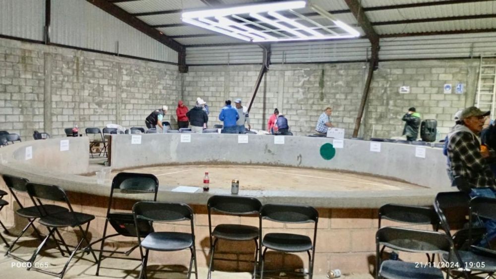 Clausura en El Marqués sitio de peleas de gallos ilegales.