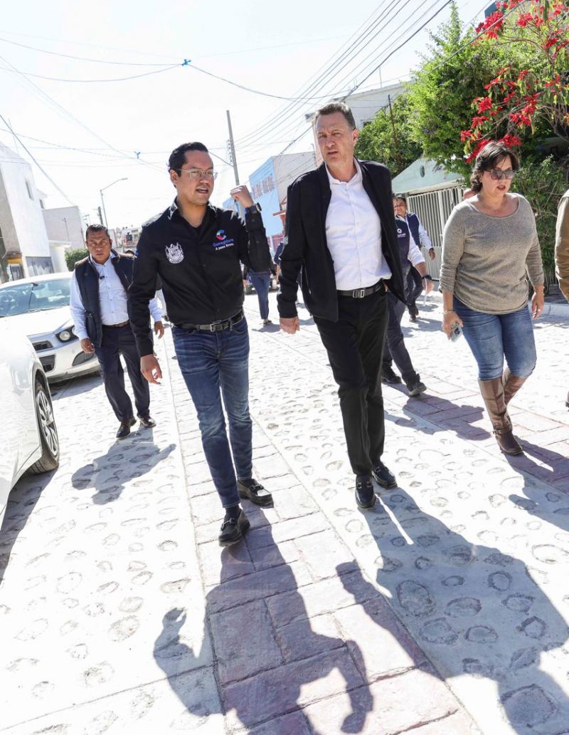 Chepe Guerrero y Mauricio Kuri inauguran obras de urbanización en Candiles.