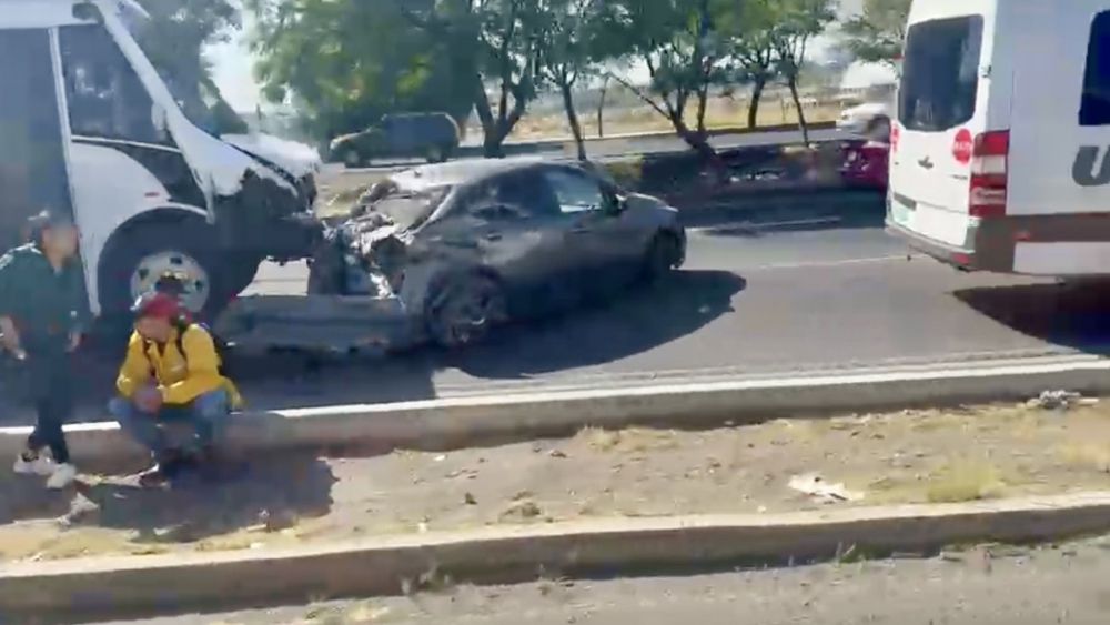 Accidente múltiple en Paseo de la República deja varios lesionados.