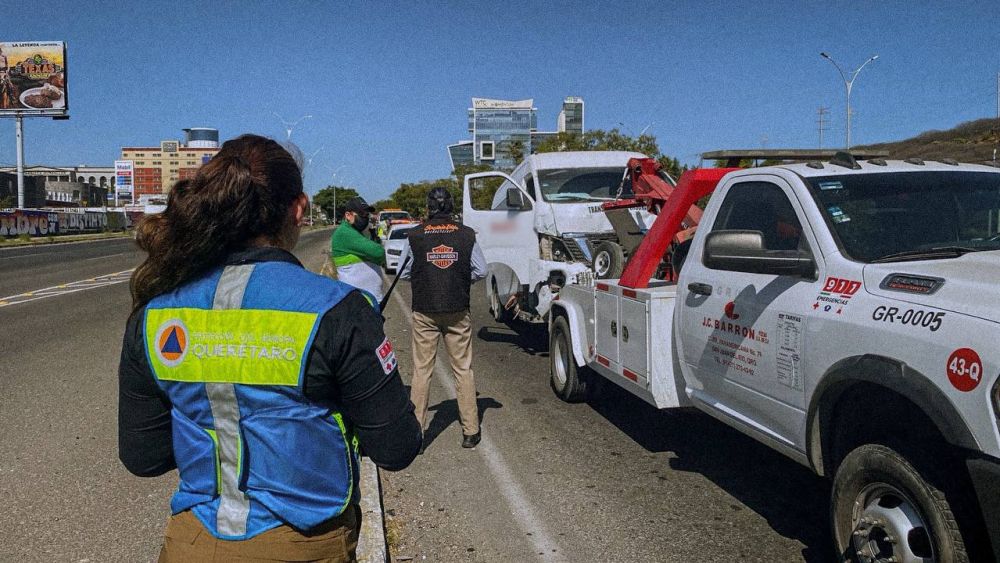 Se colisionan dos camionetas en Paseo de la República. Foto: Ilustrativa/ Facebook/Protección Civil del Municipio de Querétaro.