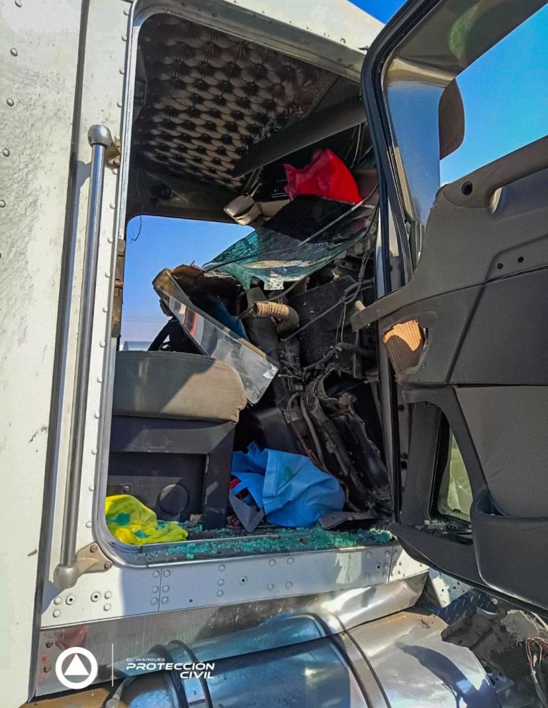 Accidente entre dos tractocamiones sobre la autopista 57, sin lesionados. Foto: Ilustrativa/ Facebook/Protección Civil El Marqués.