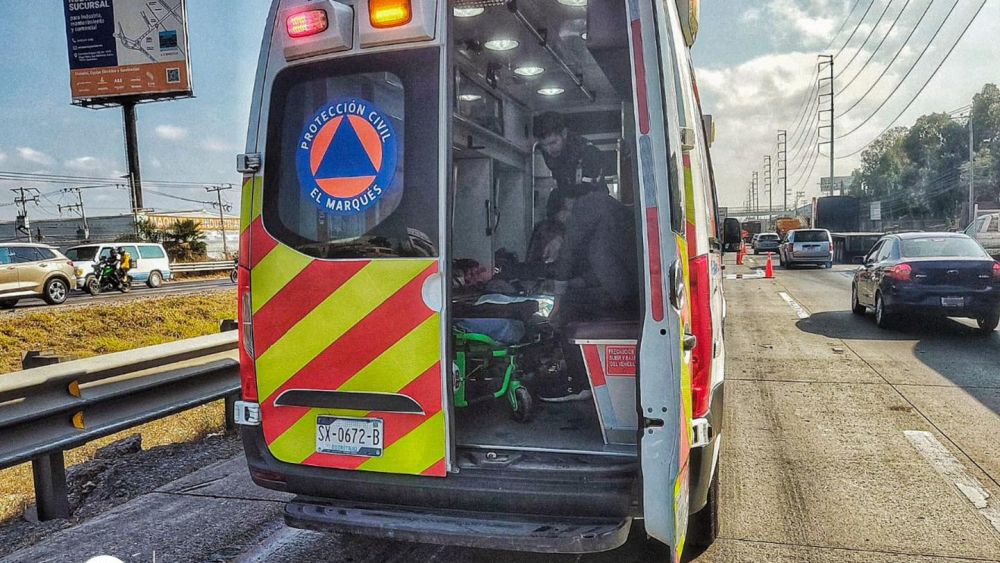 Accidente entre dos tractocamiones sobre la autopista 57, sin lesionados. Foto: Ilustrativa/ Facebook/Protección Civil El Marqués.