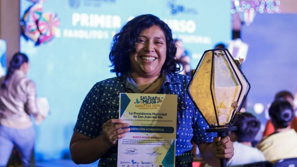 Premian a los Ganadores del Concurso de Farolitos 2024.